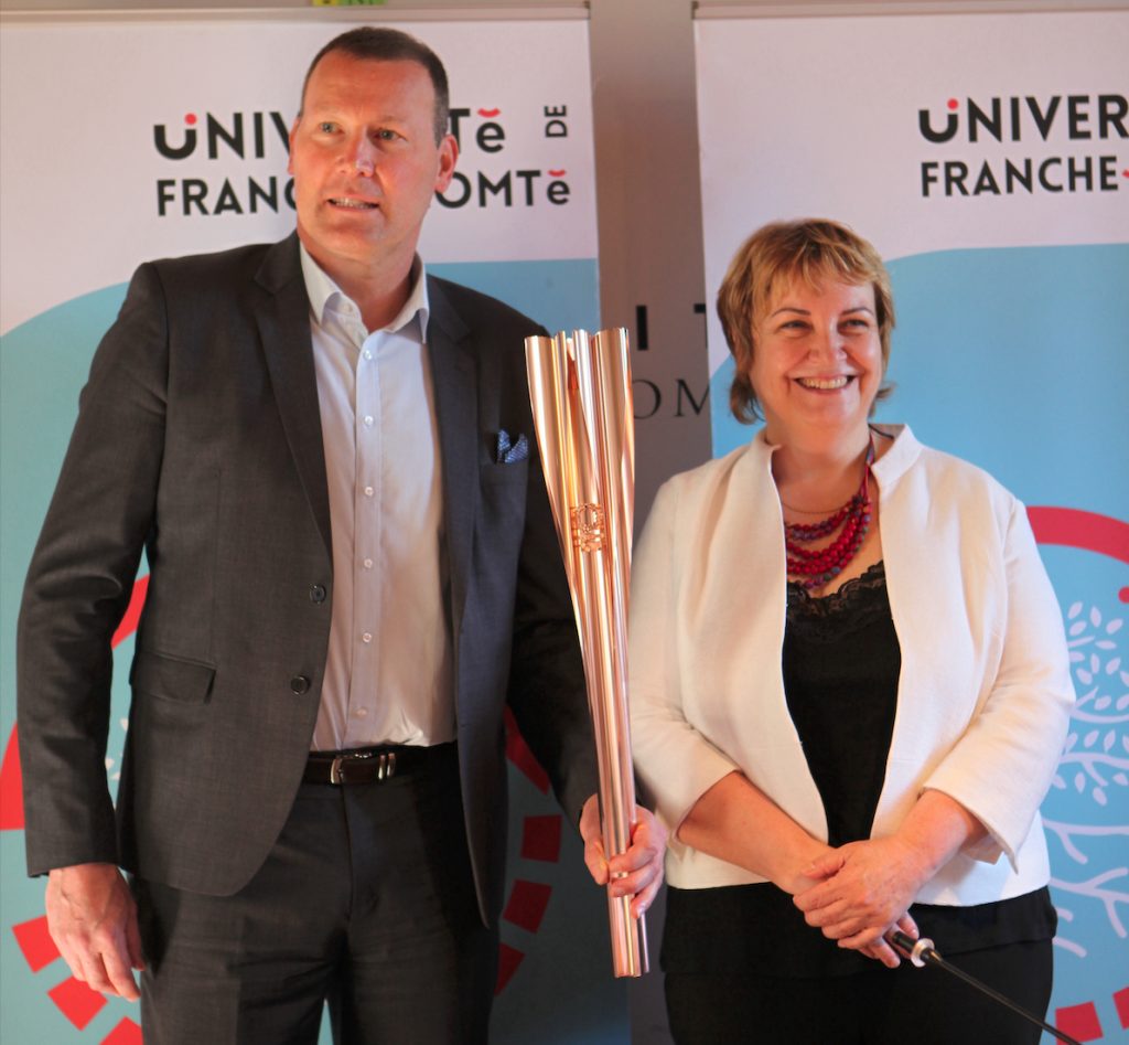 Macha Woronoff, Présidente de l'université de Franche-Comté et Éric Monnin, Directeur du CÉROU et Vice-président de l'université de Franche-Comté à l'olympisme.